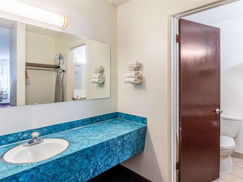 Rodeway Inn & Suites Hwy 217 & 26 W Portland Luaran gambar