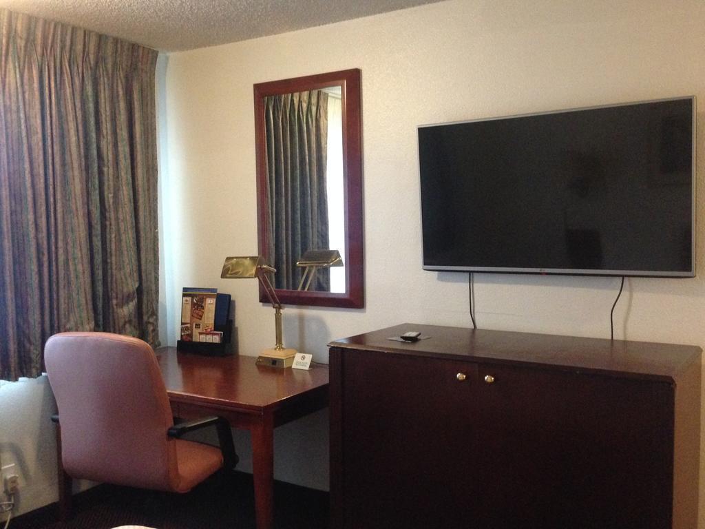 Rodeway Inn & Suites Hwy 217 & 26 W Portland Luaran gambar