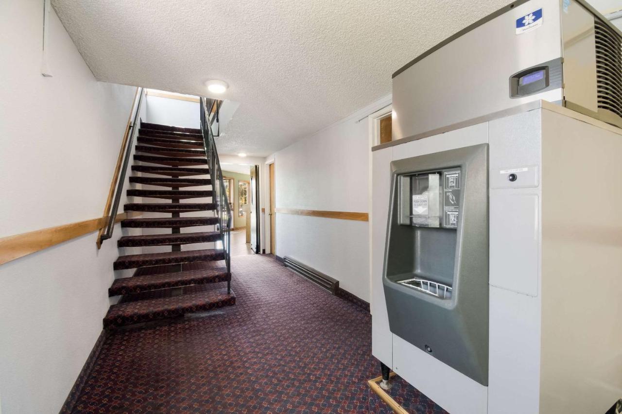 Rodeway Inn & Suites Hwy 217 & 26 W Portland Luaran gambar